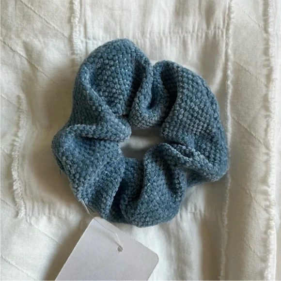 4pcs Knit Scrunchie Set! - Picture 5 of 7